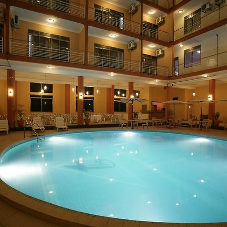 Hotel Triangle Кампала Экстерьер фото