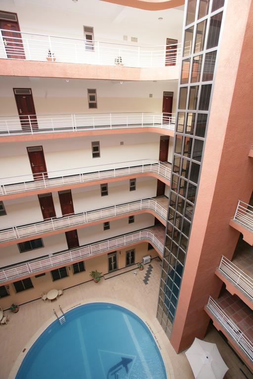 Hotel Triangle Кампала Экстерьер фото